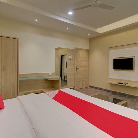 Oyo 35844 Hotel Lotus Residency Sāngli 외부 사진