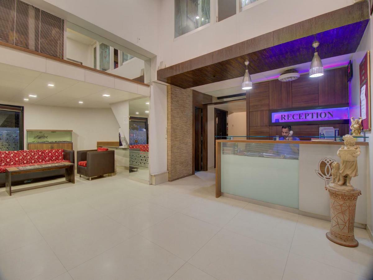 Oyo 35844 Hotel Lotus Residency Sāngli 외부 사진