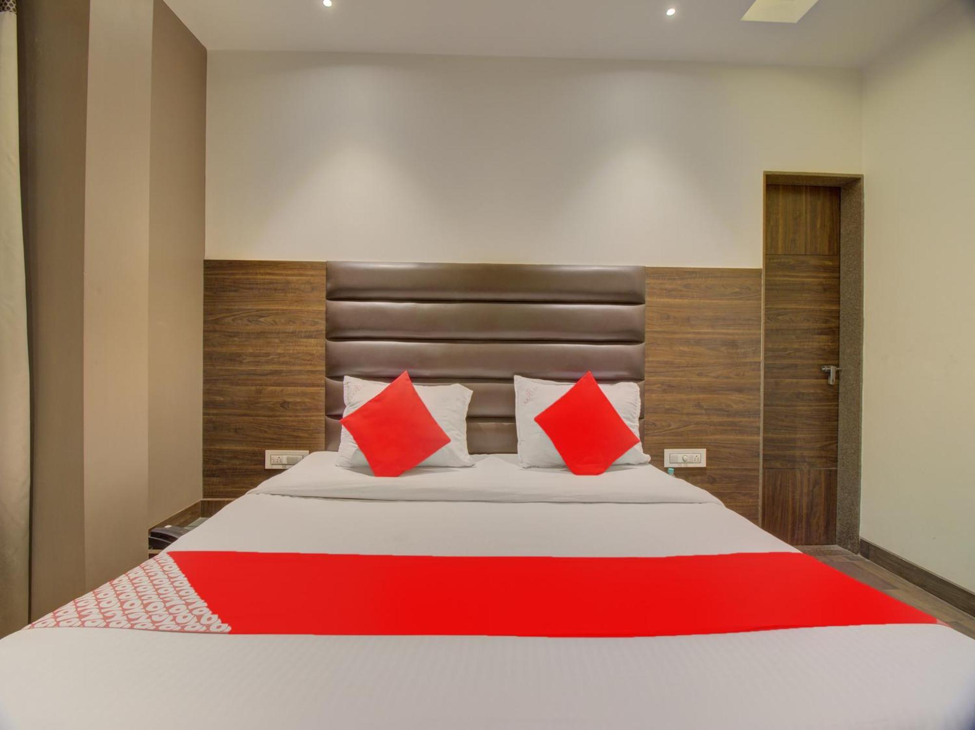 Oyo 35844 Hotel Lotus Residency Sāngli 외부 사진